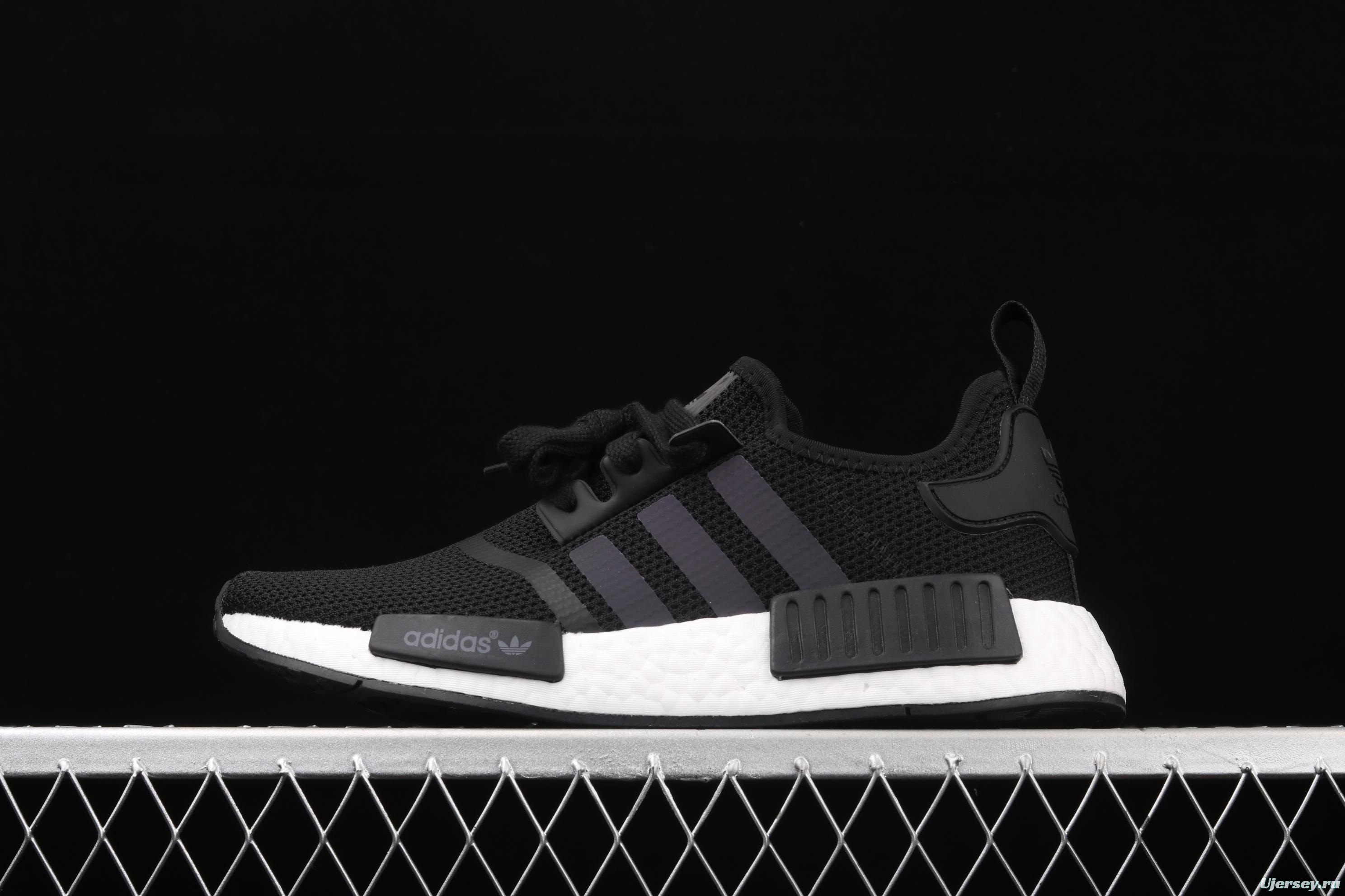 Adidas NMD R1 Boost FV8152's new really hot casual running shoes