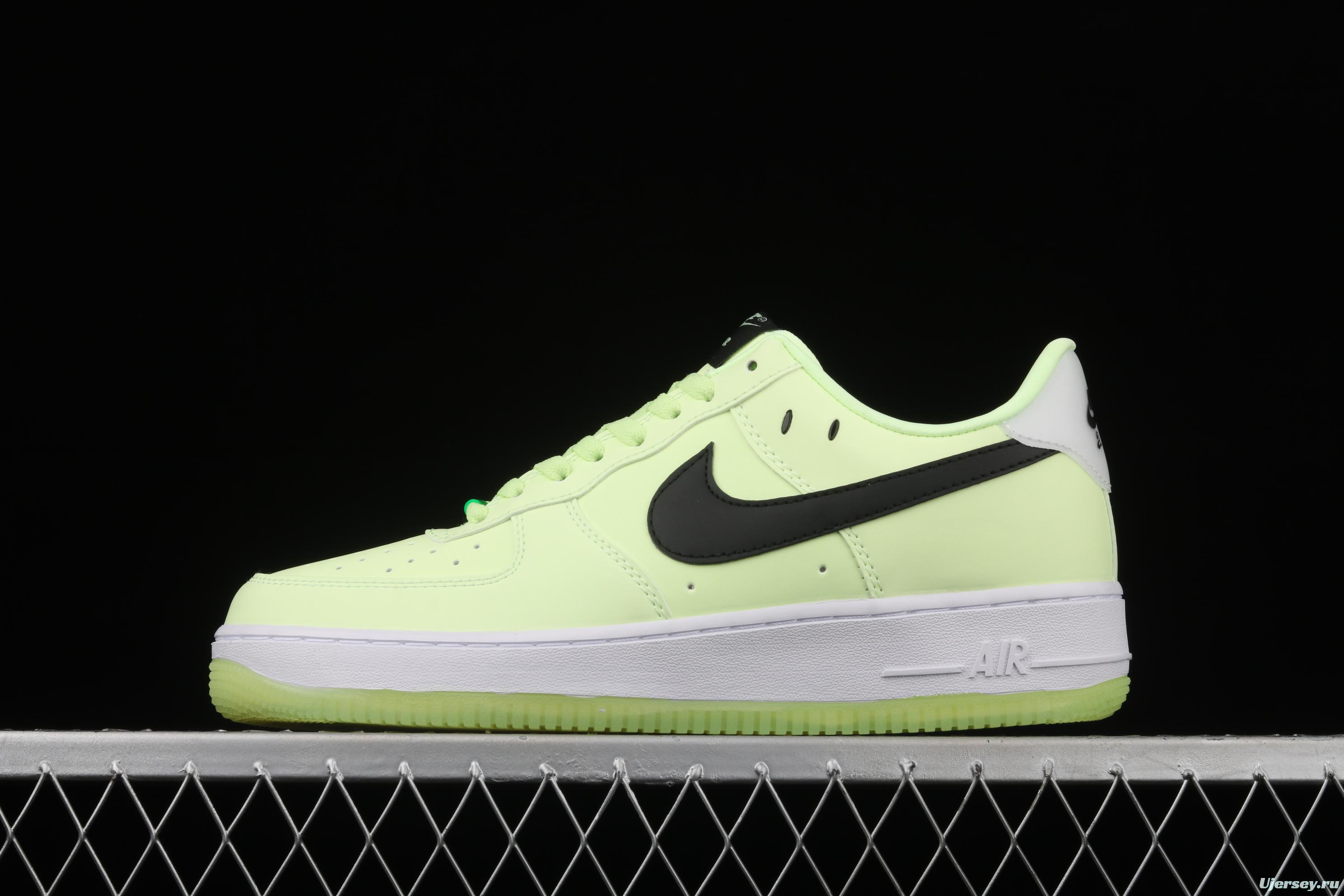 NIKE Air Force 1 luminous low-top sports leisure board shoes CT3228-701