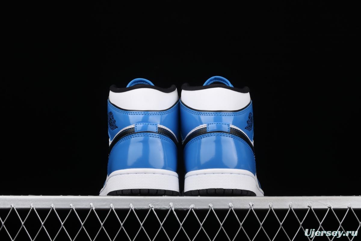 Air Jordan 1 Mid varnished leather white blue two-dimensional small lightning Zhongbang basketball shoes DD6834-402