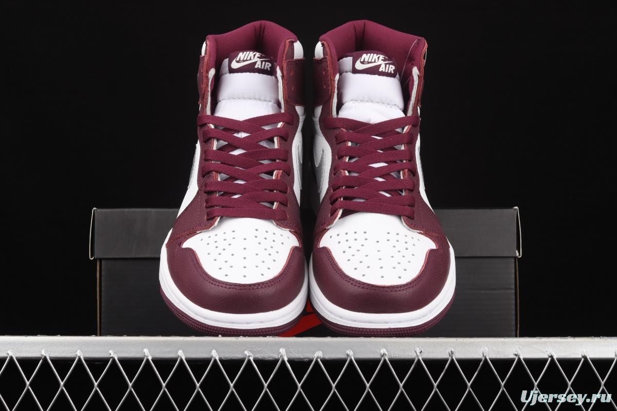 Air Jordan 1 Retro High OG Bordeaux Bordeaux burgundy high top basketball shoes 555088-611