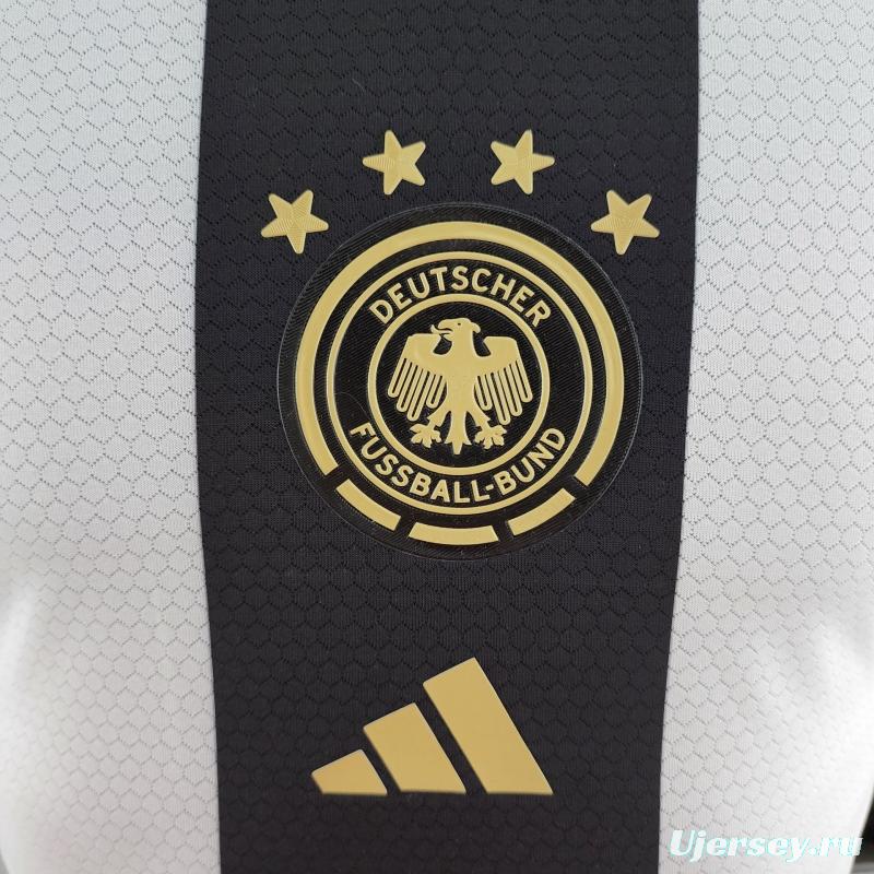 Player Version 2022 Germany Black &amp; White