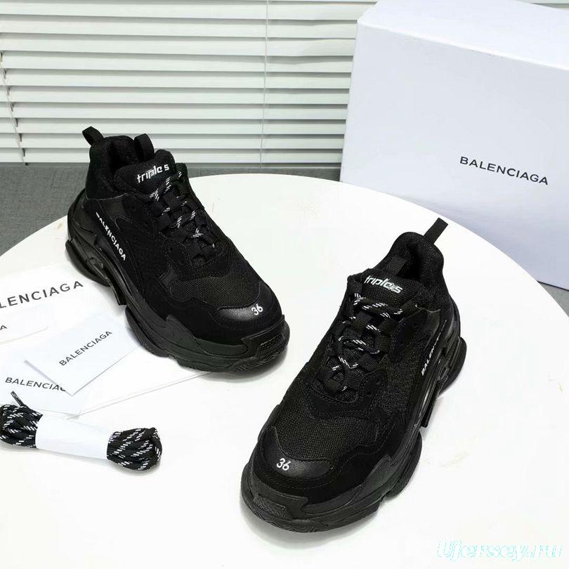 Men/Women Balenciaga Triple S Black Sneaker Item 6380340