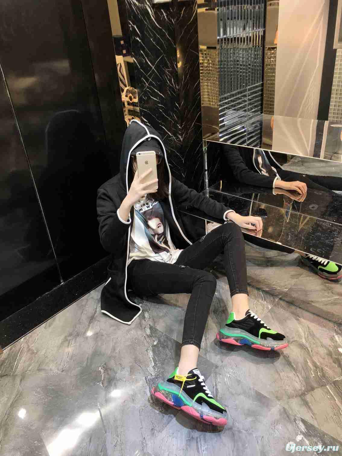 Men/Women Balenciaga Triple S 2.0 Sneaker Black/Green