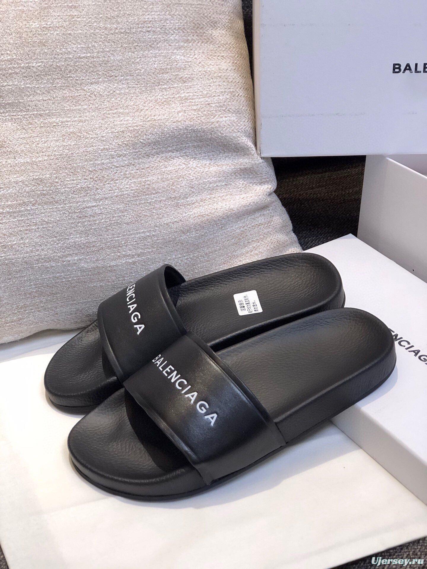 2 Color Men/Women Balenciaga Slipper Item 1092130