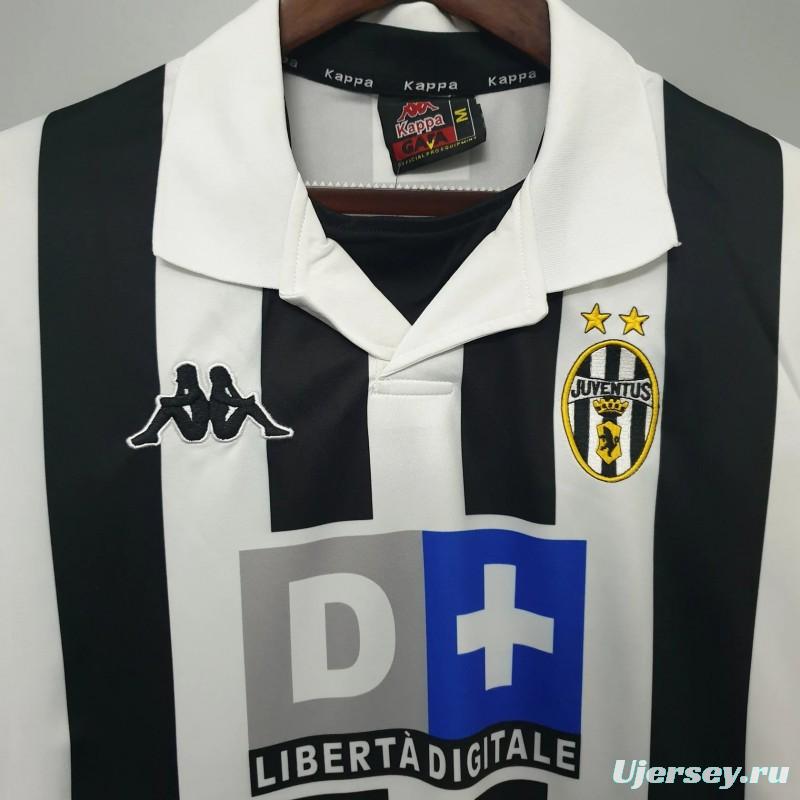 Retro 99/00 Juventus Home Jersey