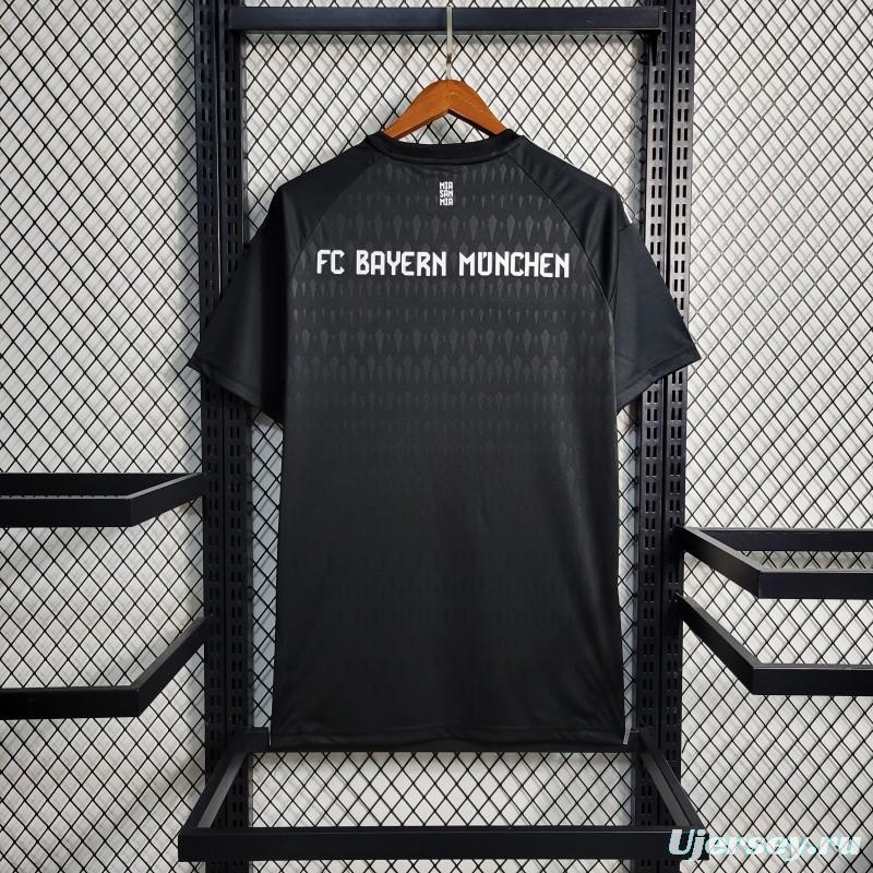 23-24 Bayern Munich Goalkeeper Black Jersey