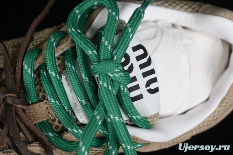 Miu Miu x New Balance 530 Low-Top Retro Running Sneakers with Dual Lace Design - G.D4