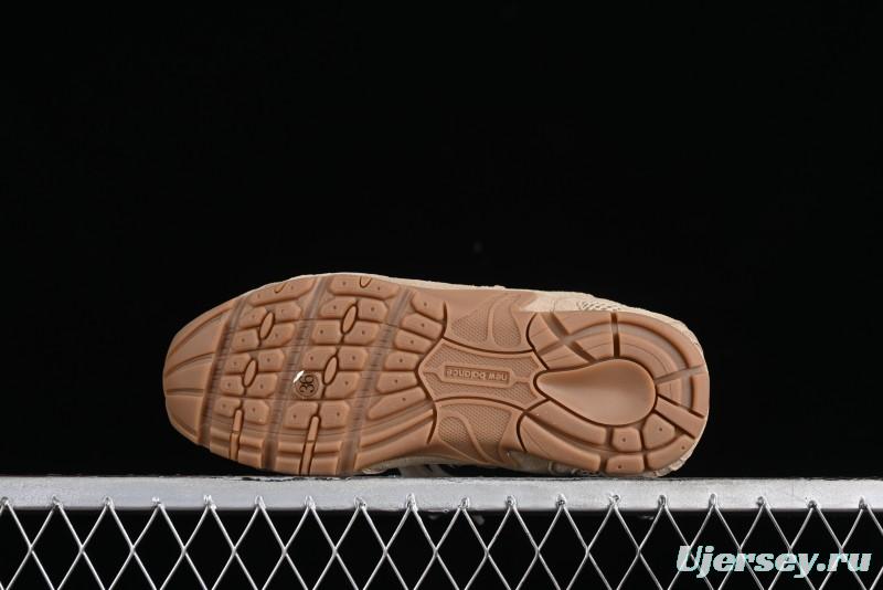 Miu Miu x New Balance 530 Low-Top Retro Running Sneakers with Dual Lace Design - G.D4