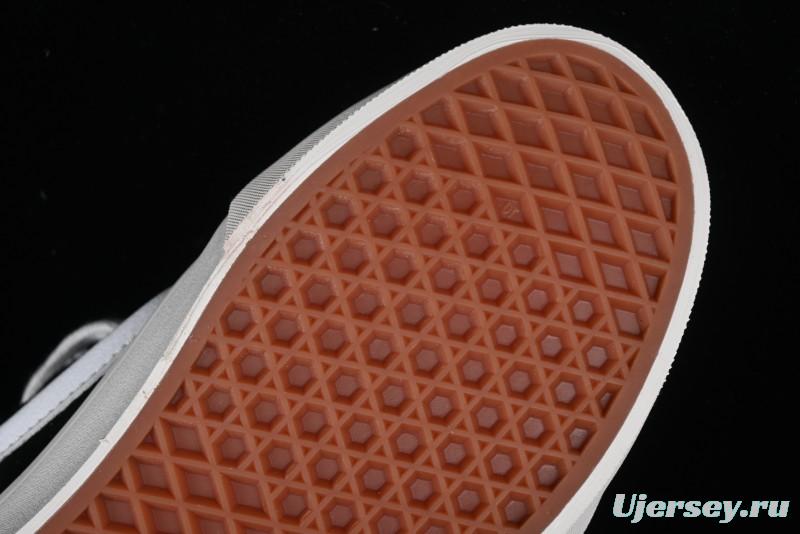 Vans Classics Knu Skool Retro Skate Shoes with Chunky Silhouette - VN0009QCBF2