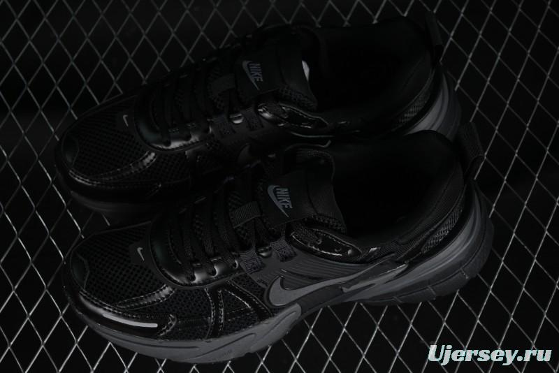 Nike V2K Runtekk 3XL Retro Low-Top Running Shoes with Shock Absorption and Anti-Slip Design - FD0736-001