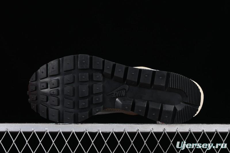 Nike Sacai VaporWaffle 3.0 Fashion-Forward Running Shoes - CV1363-108