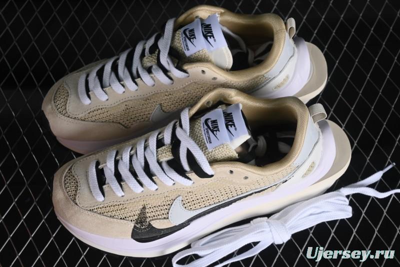 Nike Sacai VaporWaffle 3.0 Fashion-Forward Running Shoes - CV1363-108