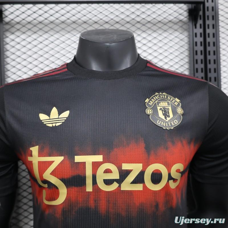 Player Version 24/25 Manchester United Black/Red Pre-Match Jersey