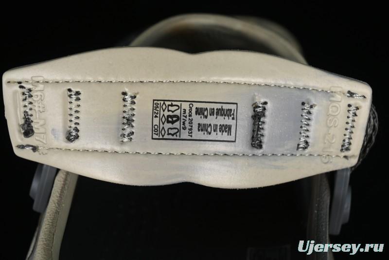 Crocs Classic Clog Slip-On Beach Sandals with Ventilation Holes - B.D4