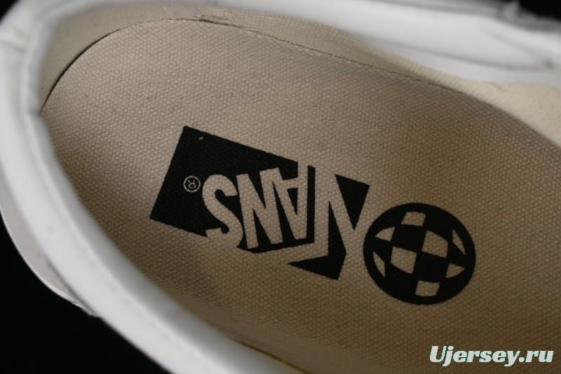 Vans Old Skool Reissue 136 Low-Top Skate Shoes with Detachable Cushioned Insole - VN000MT6KIG