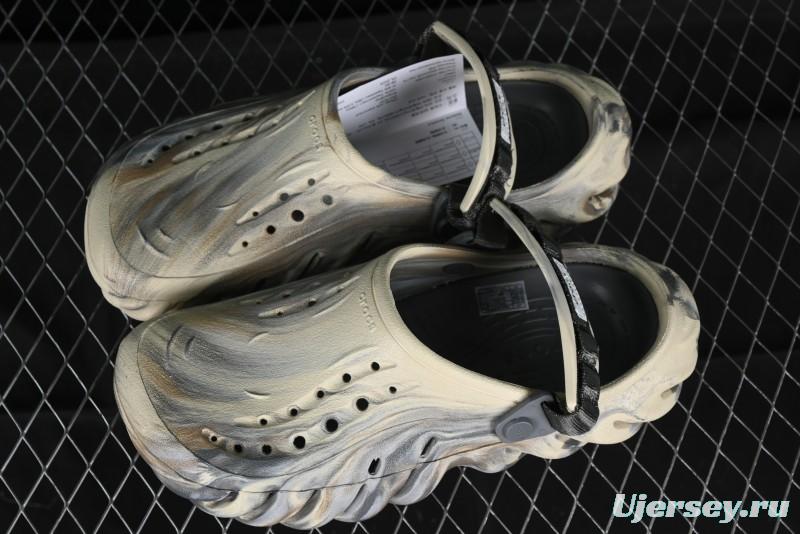 Crocs Classic Clog Slip-On Beach Sandals with Ventilation Holes - B.D4