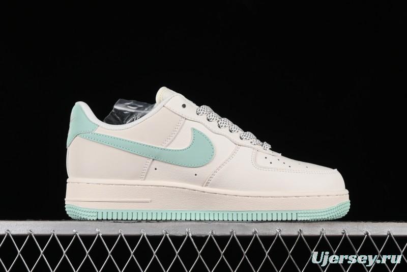 Supreme x Nike Air Force 1 '07 Low Collaborative Sneakers in Youthful Green - HD1968-023