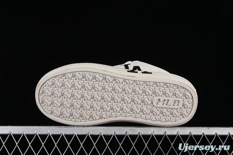 MLB Chunky Classic Base New York Yankees Lightweight Platform Casual Sneakers - 3ASXCCB4N07CRS