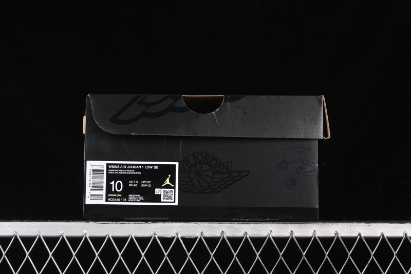 Nike Air Jordan 1 Low Retro Basketball Shoes with Classic Design - HQ3440-101