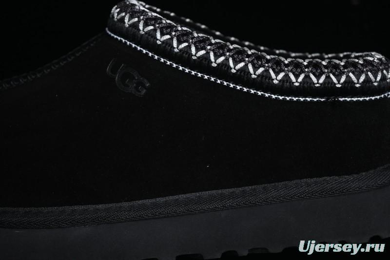 UGG Classic Mini II Snow Boots with TREADLITE Outsole - 5955