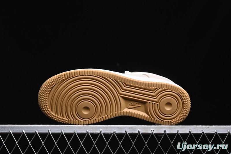 Nike Air Force 1 '07 Low Top Sneakers with Full-Grain Leather and Air Cushion - DD8959-111
