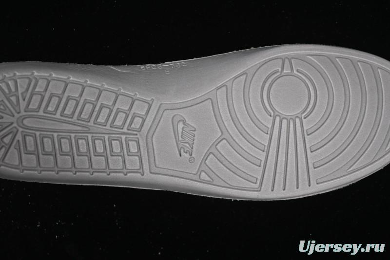 Off-White x Futura x Nike Dunk Low OW Collaboration Sneakers - CT0856-100