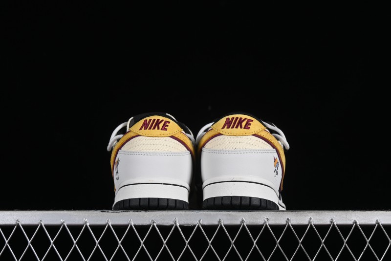 Nike SB Dunk Low Custom Collaboration Otomo Katsuhiro x Nike SB Dunk Low "Steamboy OST" - CT0856-101