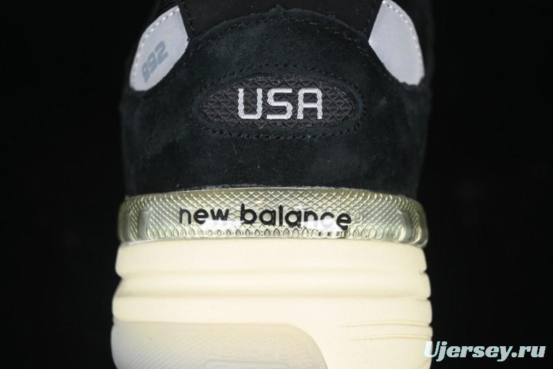 New Balance Made In USA 992 Classic Retro Running Shoes with Superior Cushioning - M992BL