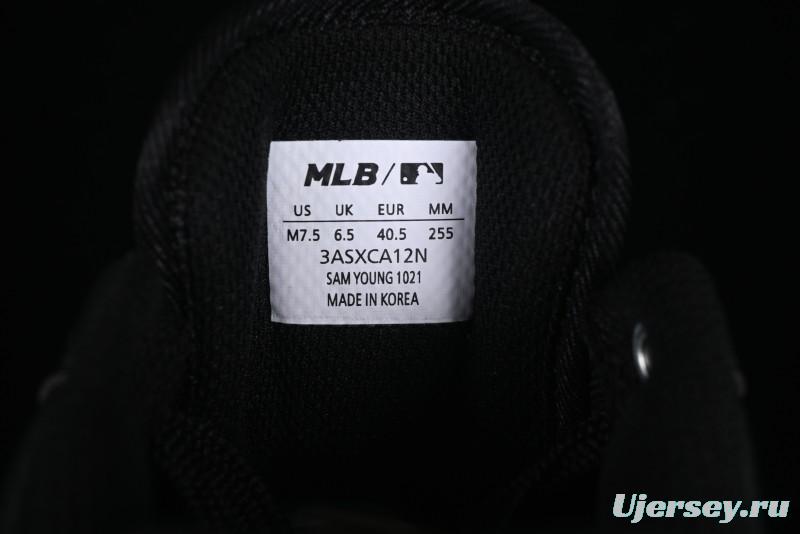 NY Yankees Black & Neon Green Sneakers - Classic Streetwear Style
