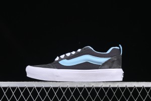 Men's Classic Skate Shoes with Light Blue Side Stripe – Suede and Canvas Design
