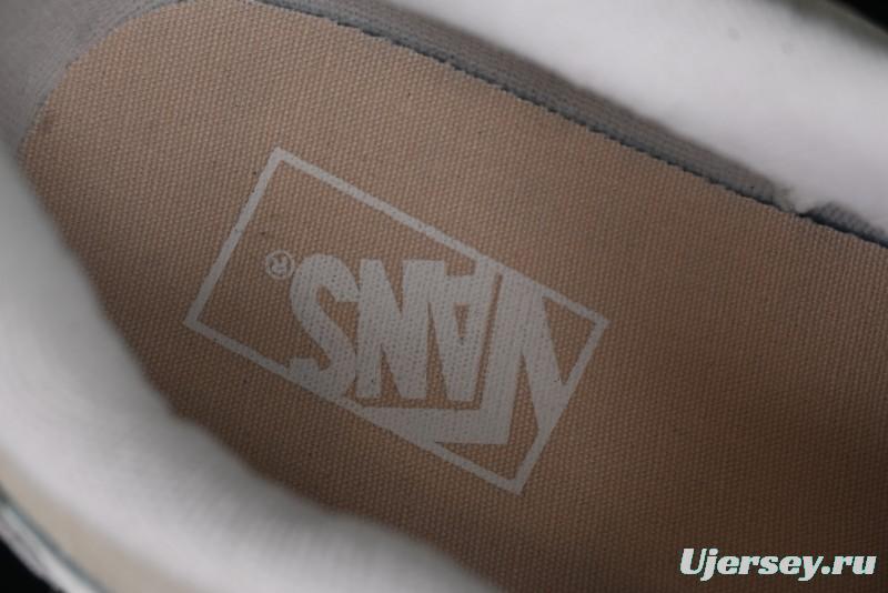 Classic Low-Top Suede Skate Sneakers - Minimalist Gray