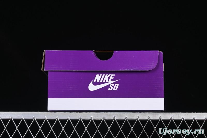 Nike SB Dunk Low Premium Skateboarding Shoes in Black and White - FN5880-001