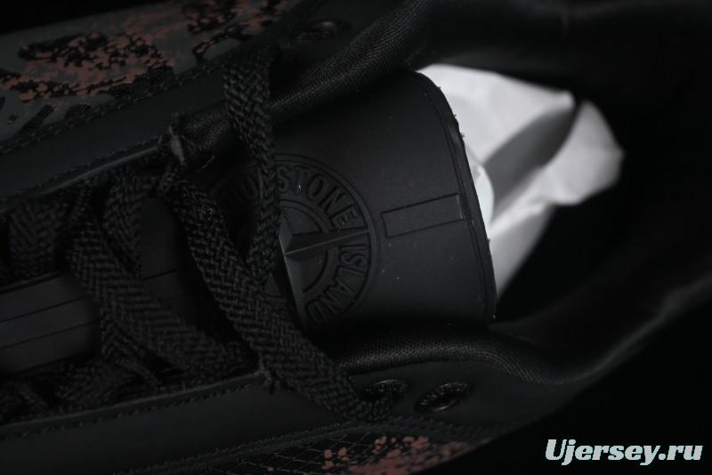 Stone Island Grime Panelled Low-Top Lifestyle Sneakers in Dark Brown - 79FWS0303