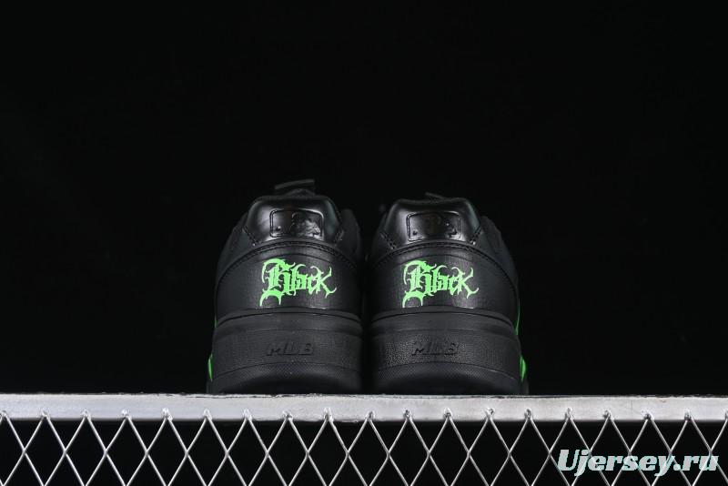 NY Yankees Black & Neon Green Sneakers - Classic Streetwear Style
