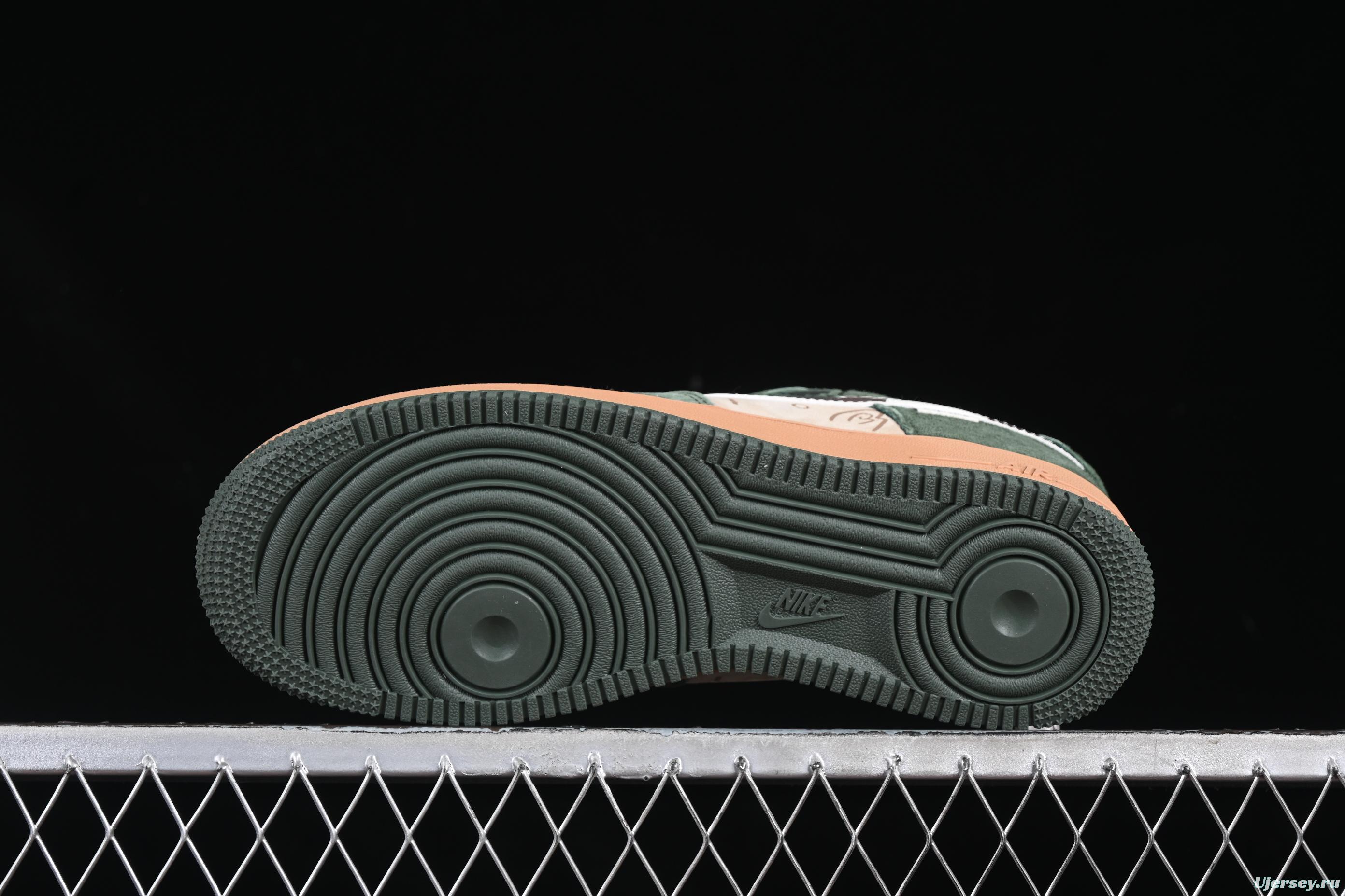 Nike Air Force 1'07 Low Supreme Collaboration Distressed Graffiti Casual Sneakers - DF0188-024