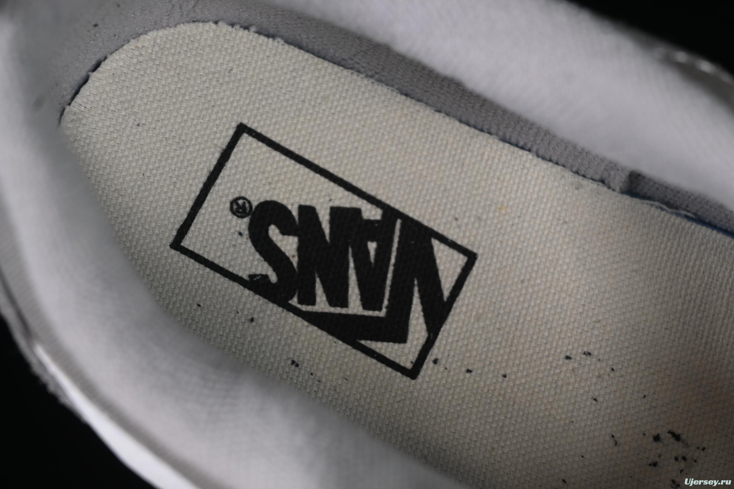 Vans Knu Skool Low-Top Retro Chunky Sneakers - VN000CS0BGG