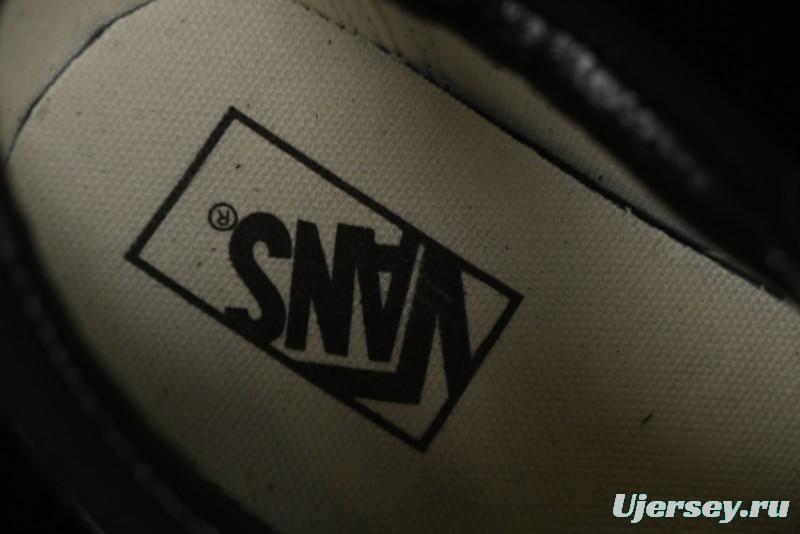 Vans Old Skool 36 Low-Top Retro Skate Shoes - VN000CRPGRN