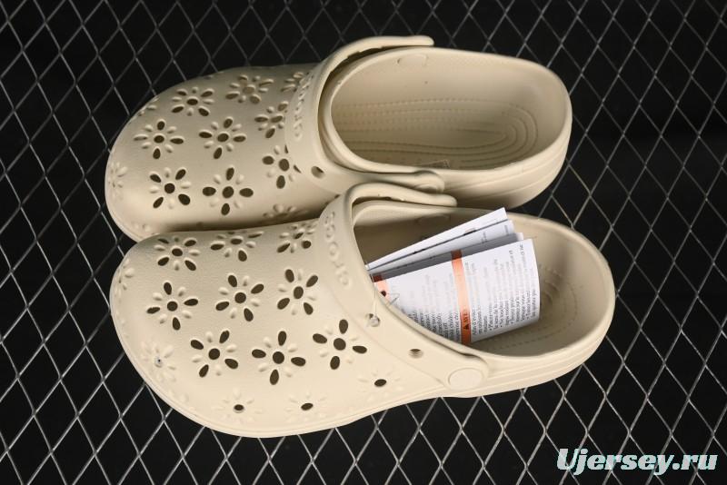 Crocs Classic Clog Two-Way Beach Sandals with Ventilation Holes - B.D4