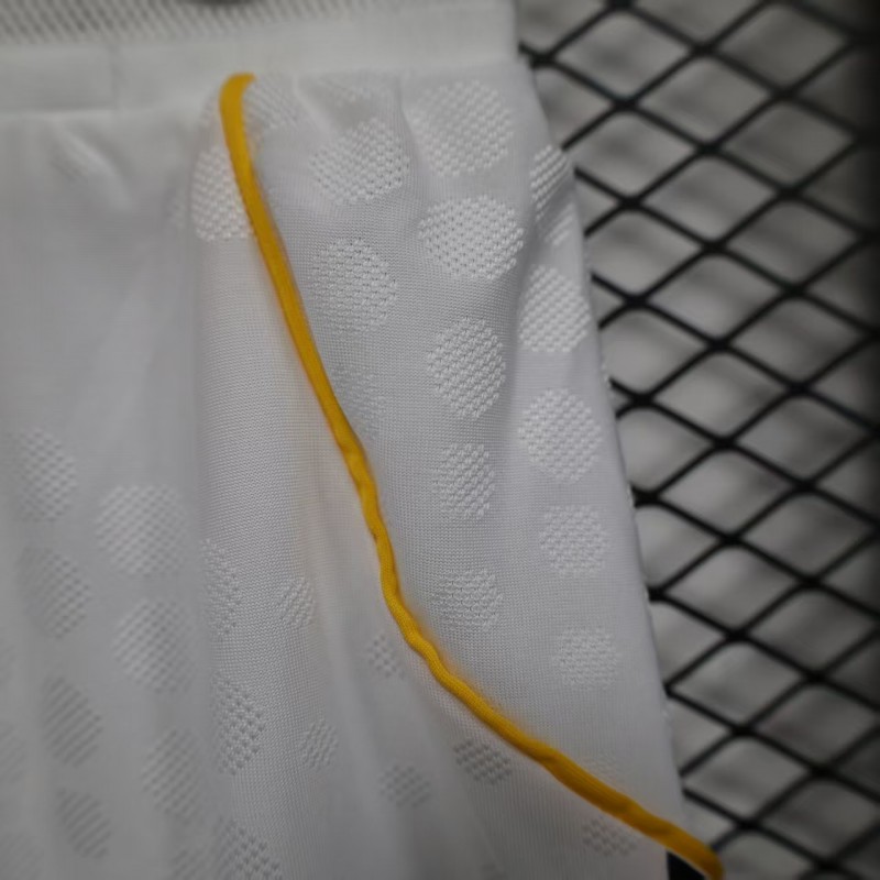 Player Version 25/26 Real Madrid Home Shorts