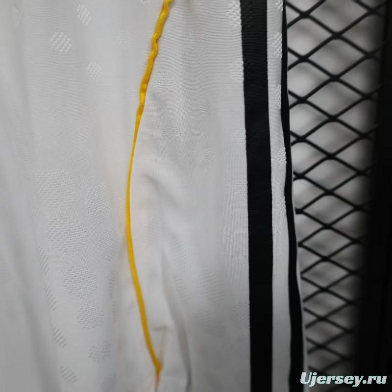 Player Version 25/26 Real Madrid Home Shorts