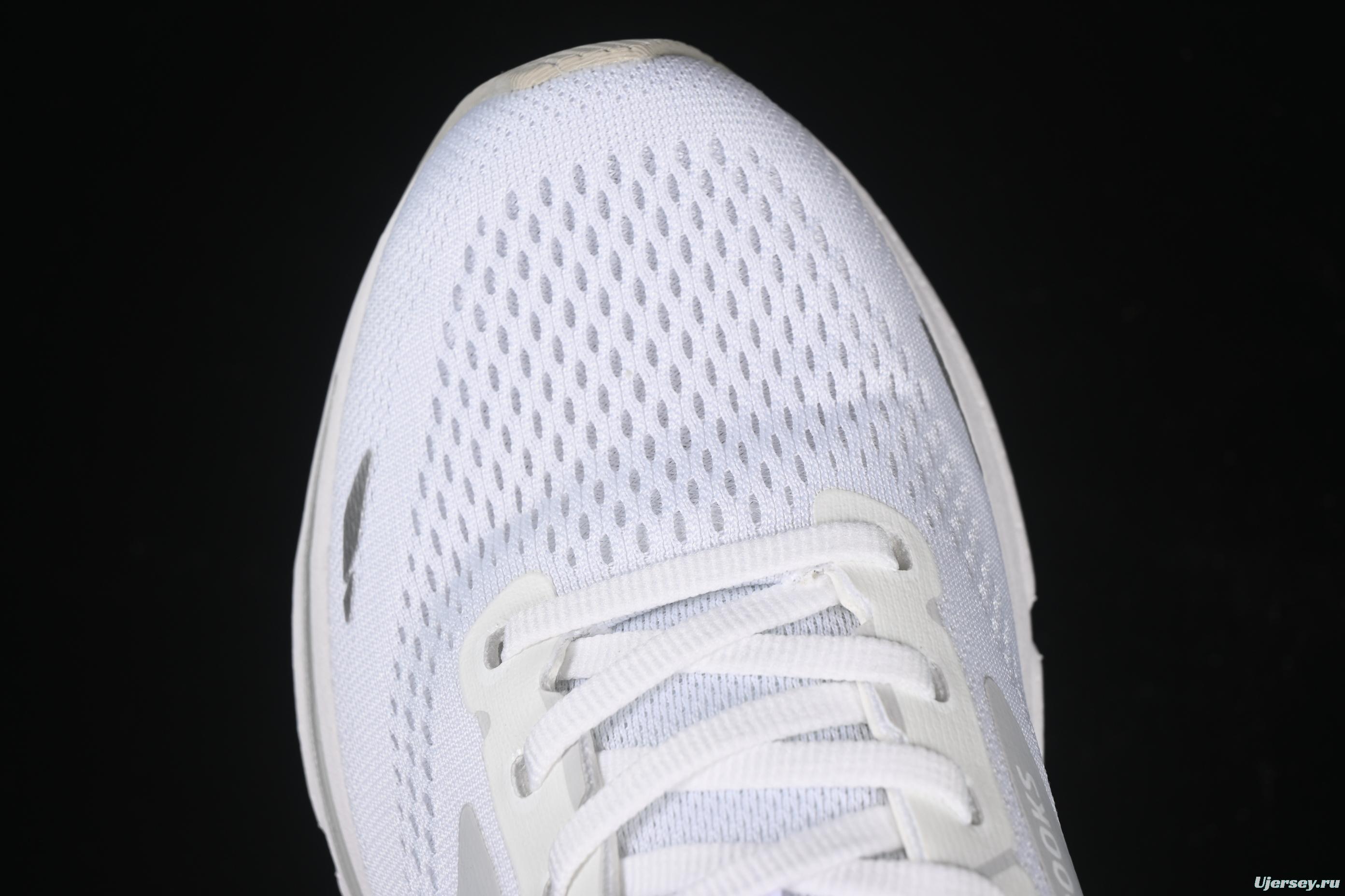 Brooks Adrenaline GTS 23 Running Shoes with Enhanced Support and Breathable Mesh - 1203811B104