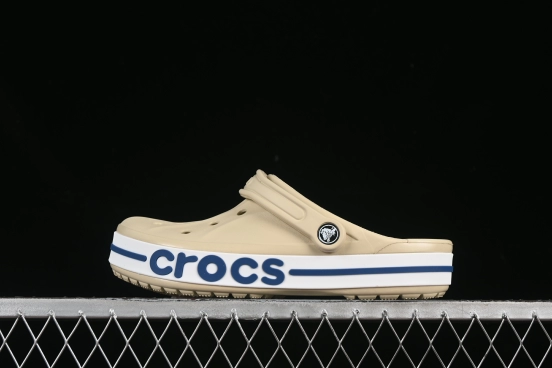 Crocs Classic Platform Clog Sandals with Ventilation Holes - B.D4