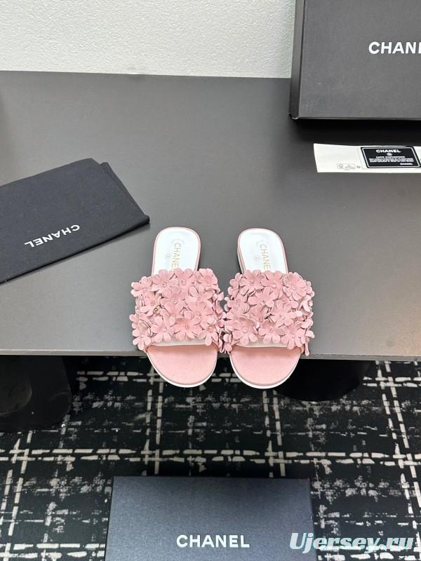 2025 Women Chanel Pink Suede Slippers