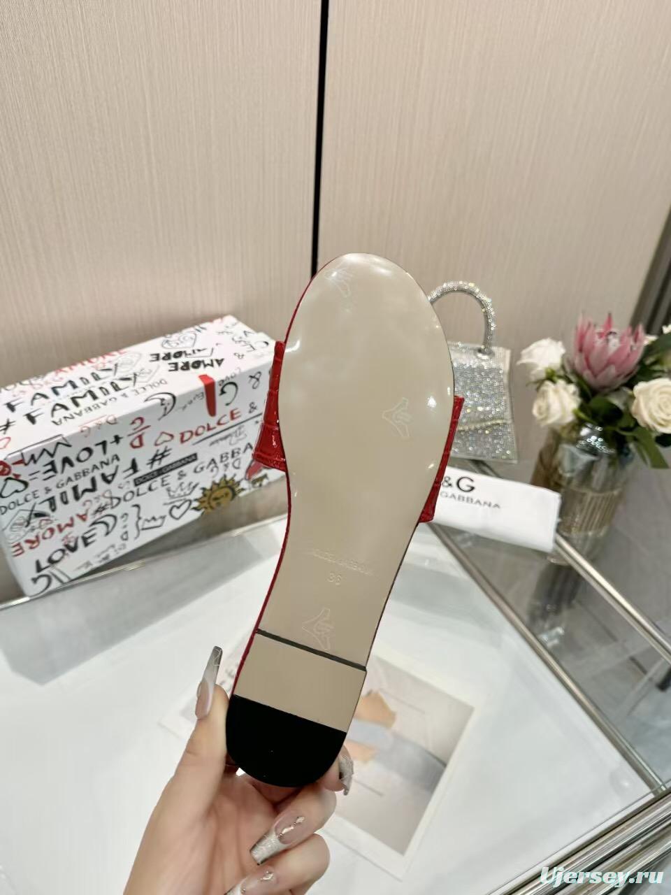 2025 Women Dolce & Gabbana Red Leather Slippers LY00190