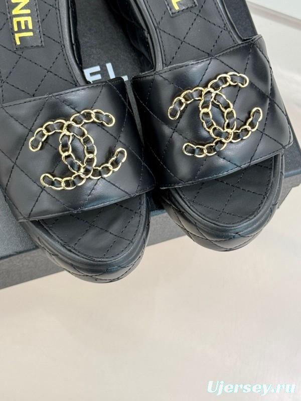 2025 Slippers Chanel Black Leather Slip-On Chain CC Logo