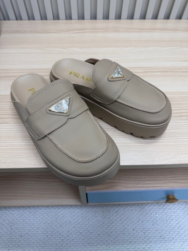 2025 Women Prada Beige Leather Slippers