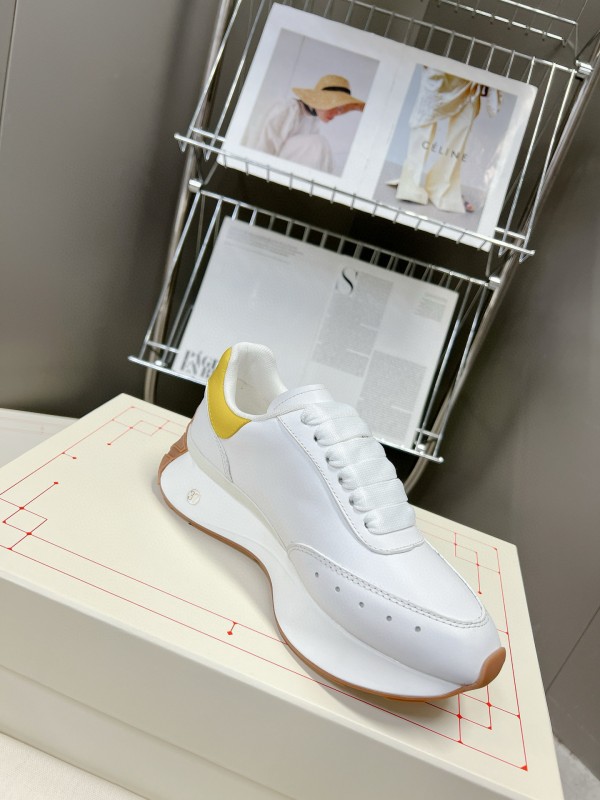 2023 Unisex Alexander McQueen White Yellow Leather Sneakers Seal Logo MJ00370