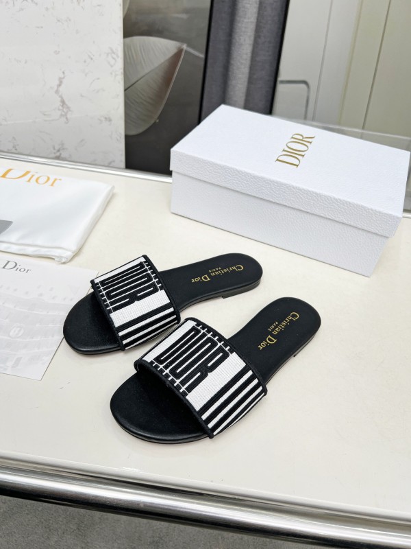 2025 Women Dior Black White Fabric Slippers LY00170