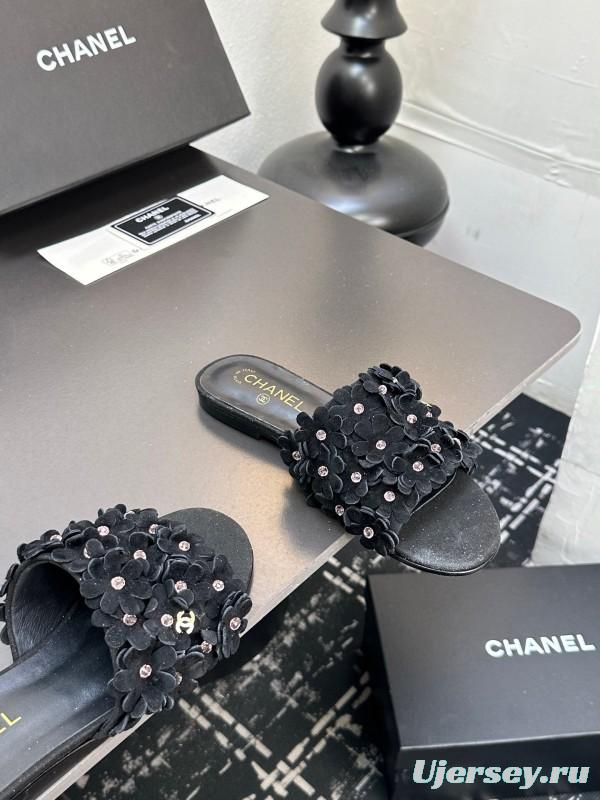 2025 Women Chanel Black Leather Slides