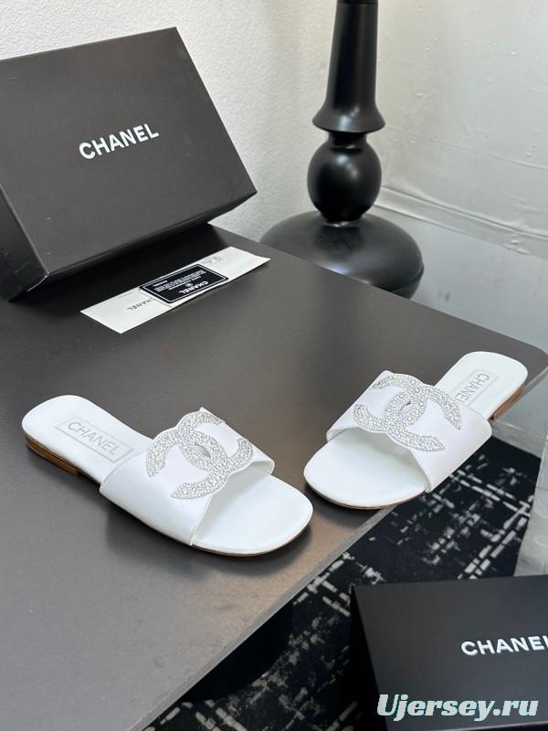 2025 Women Chanel White Leather Slippers